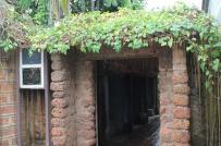 Có gì đặc biệt trong ngôi nhà 400 năm tuổi, 12 thế hệ sinh sống ở làng cổ