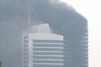 Cháy ở tòa nhà 22 tầng, khách hoảng loạn