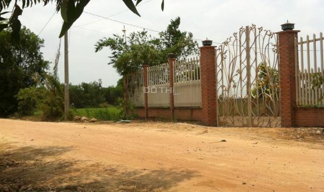Cần bán căn nhà vườn 1700m2 giá 3,2 tỷ ở Tân Thạnh Đông gần đường Võ Văn Bích