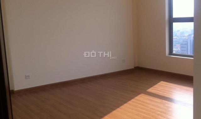 Cho thuê căn hộ chung cư Home City, 80m2, 2 phòng ngủ, cơ bản, 9 triệu/tháng, 0986782302