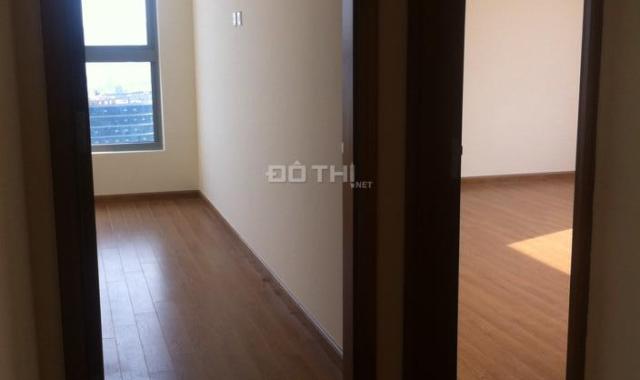 Cho thuê căn hộ chung cư Home City, 80m2, 2 phòng ngủ, cơ bản, 9 triệu/tháng, 0986782302