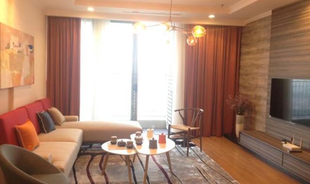 Cho thuê căn hộ chung cư cao cấp Vinhomes Nguyễn Chí Thanh, 3 phòng ngủ, đủ đồ 