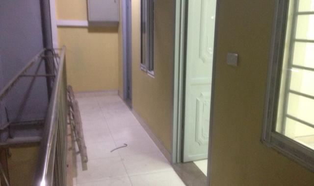Cho thuê phòng chung cư: Kim Mã, 35m2, đường ô tô qua, thang máy