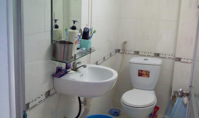 Phòng trọ Huỳnh Văn Bánh, toilet riêng, giờ tự do, bao điện nước. Giá thuê: 2.6 triệu/th