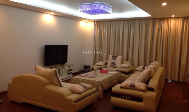 Cho thuê căn hộ 132m2, 3 phòng ngủ, đủ đồ tại chung cư Golden Land, Thanh Xuân, 15tr/tháng