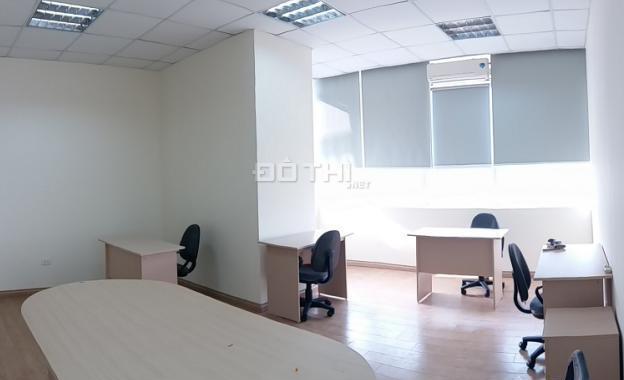 Cho thuê văn phòng phố Duy Tân, tòa nhà văn phòng chuyên nghiệp, hiện đại, còn diện tích 45 m2