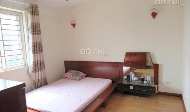 Cho thuê căn hộ chung cư B4 Kim Liên, diện tích 76m2, 2 phòng ngủ, giá 9triệu/tháng. Lh 0968810690