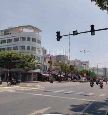 Bán nhà góc 2 MT Nguyễn Hữu Thọ; 6 tầng 18 phòng; 831m2, giá 19.5 tỷ