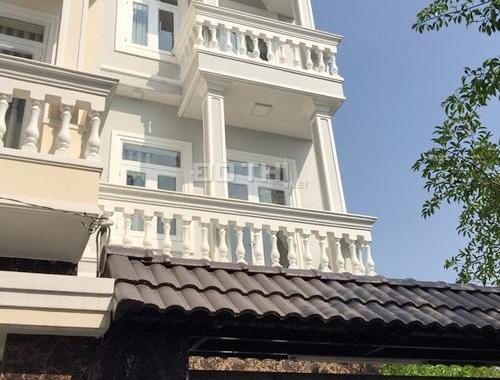 Bán gấp nhà lầu hẻm xe hơi 1135, đường Huỳnh Tấn Phát, Phường Phú Thuận, Quận 7