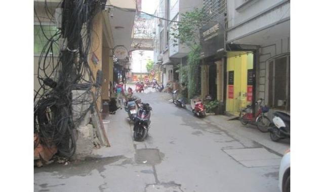 Nhà riêng ngõ to tại Thái Hà, xe con đỗ cửa nên rất thuận lợi