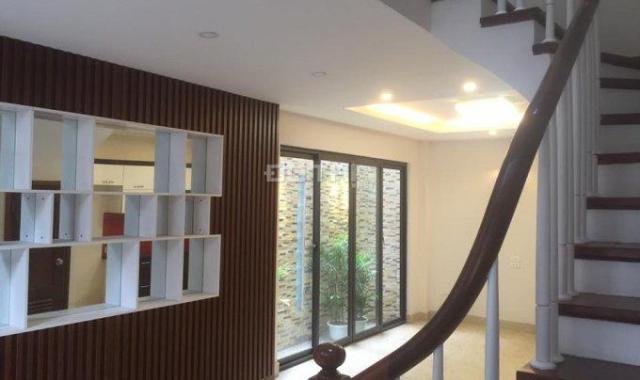 Chính chủ bán nhà riêng 6 tầng 87 Nguyễn Phong Sắc, DT 50m2 xây mới kiên cố 2 mặt thoáng giá 5.6 tỷ