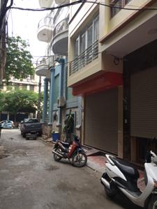 Bán nhà đường Phạm Tuấn Tài, Cầu Giấy nhà mới xây kiên cố chắc chắn ô tô vào trong nhà