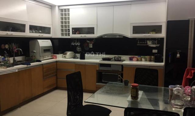 Chính chủ cho thuê căn hộ mới tòa 173 Xuân Thủy gồm 3PN, 2WC, 1PK, 1 bếp