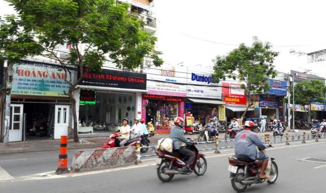 Cho thuê nhà mặt tiền Nguyễn Thị Thập DT: 15x35m và 8.5x30m và 4x25m giá tốt. LH 0983105737