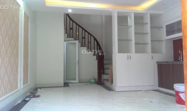 Tôi đang cần bán nhà phường Định Công, Hoàng Mai (33m2 x 5 tầng, giá 2.2 tỷ. Thiết kế đẹp (SĐCC)