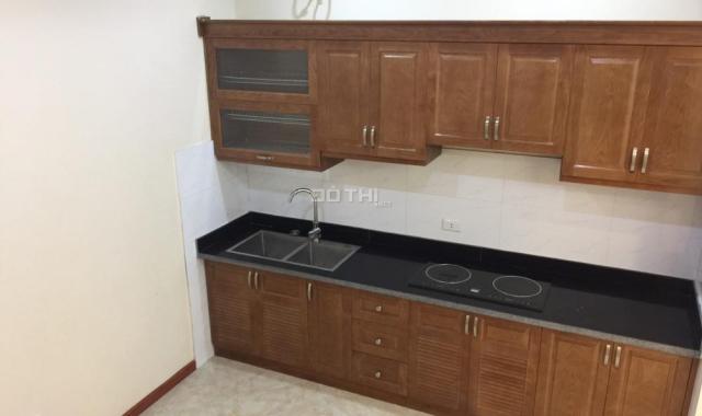 Chính chủ cần bán nhà 45m2 x 5 tầng, cách Hồ Ba Mẫu, Đống Đa chỉ 80m, ô tô cách 20m, giá 4,2 tỷ