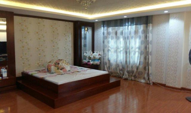Bán biệt thự vừa ở vừa cho thuê căn góc KDC ven sông Tân Phong, Quận 7, DT 8x18m, giá 12 tỷ