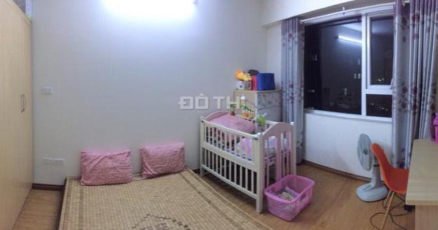 Bán chung cư V3 Văn Phú, 2 phòng ngủ, 1WC, nội thất cơ bản, giá 1.28 tỷ. LH: 0965231798