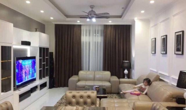 Cần cho thuê gấp căn góc tòa R3, Royal City, 169m2, giá chỉ 23tr/tháng, LH: 0965238860