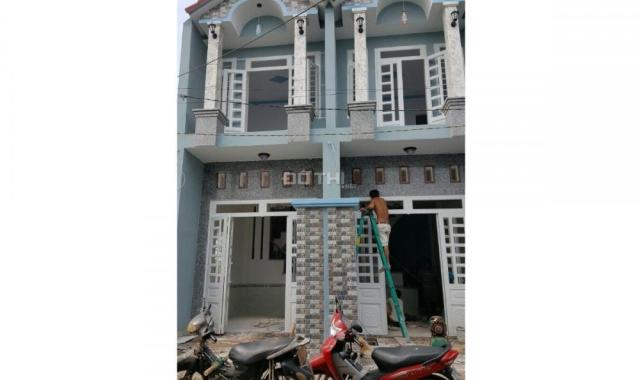 Nhà mới xây 100%, thiết kế 2 lầu 1 trệt, xây kiên cố ngay trung tâm Thuận An, DT: 76m2 giá 720tr