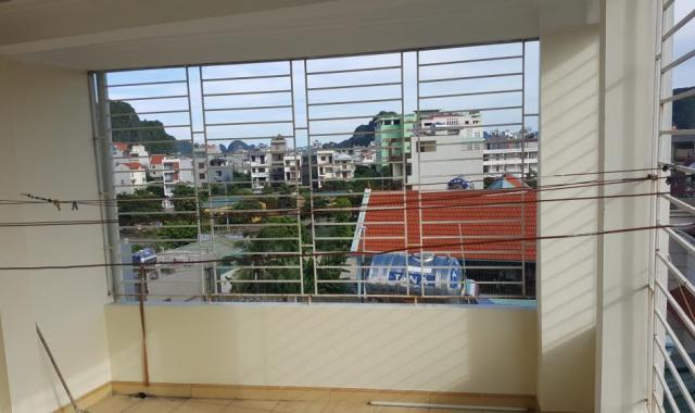 Bán nhà hiện đang làm khách sạn Cột 5-8 mở rộng Núi Hạm, phường Hồng Hà, TP Hạ Long