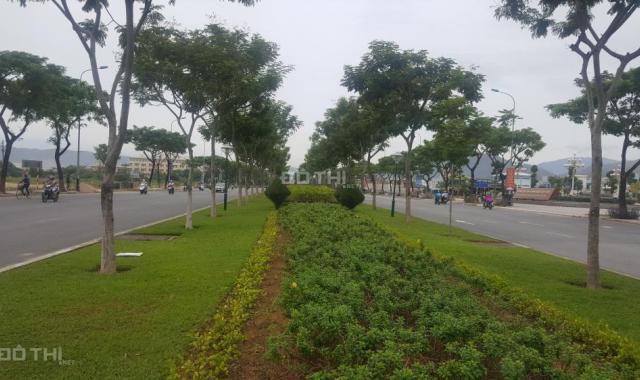 Bán đất ngay trung tâm thương mại đường Hoàng Thị Loan và Nguyễn Sinh Sắc. LH 0935777516