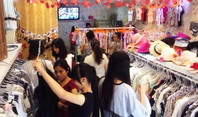 Cần Sang shop quần áo MT Nguyễn Lương Bằng, đối diện ĐH Bách Khoa