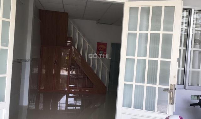 Cho thuê nhà hẻm 188 Nguyễn Văn Cừ, 1 lầu, nhà còn mới, 2 phòng, DT: 4x15m, giá 6 triệu/tháng
