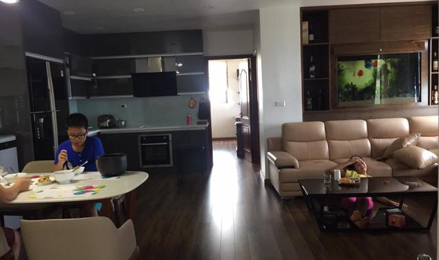 Bán gấp căn hộ chung cư Nam Đô Complex, DT 94m2, 3PN, giá 2.5 tỷ, LH 0913374867