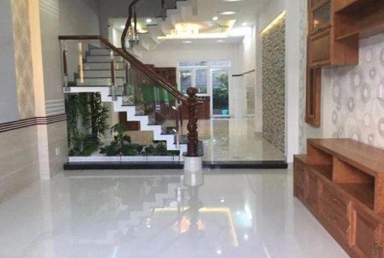 Nhà mới đẹp ngay mặt tiền Nguyễn Thị Tú & Hương Lộ 80, DT: 4x15,5m, 1 lầu, 2.13 tỷ