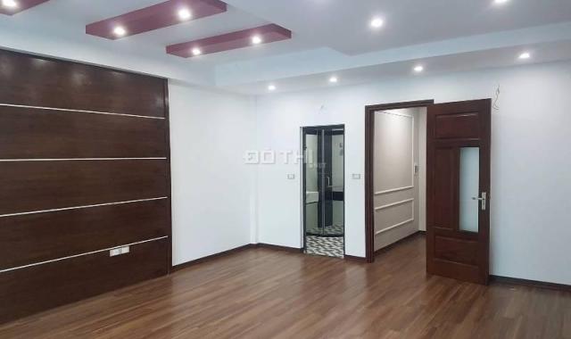 Bán nhà gần Huỳnh Thúc Kháng, Láng Hạ, Đống Đa 42m2x4T cực đẹp, ô tô vào nhà, giá 7.15 tỷ