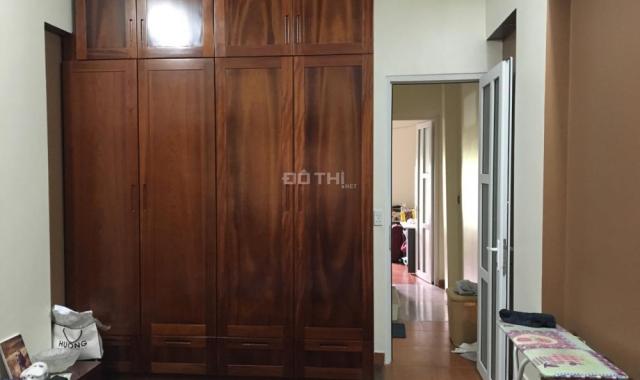 Bán nhà phố Lĩnh Nam phía đầu Mai Động DT 65m2 x 4 tầng, MT 4m, nhà thông thoáng. Giá 2.7 tỷ (TL)