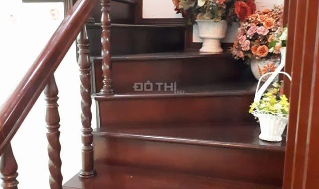 Chất đến từng đồng! Bán nhà đường Láng, quận Đống Đa, DT 40m2, 5 tầng, 3.8 tỷ, 3 bước ra phố