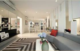 Gia đình bán căn hộ 65m2, nội thất đẹp chung cư Hồ Gươm Plaza tháp C