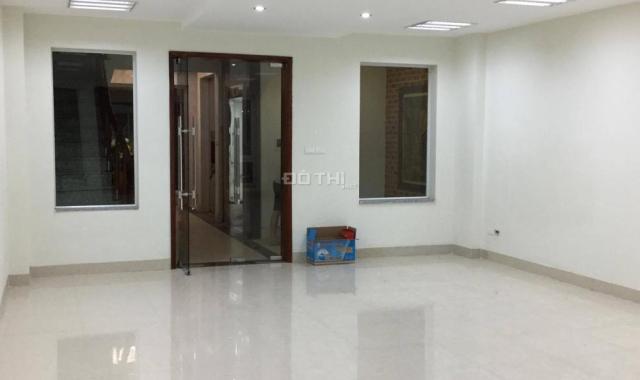 Văn phòng tại 133 Thái Hà, Đống Đa, ô tô đỗ cửa, full nội thất, giá 180 nghìn/m2/th