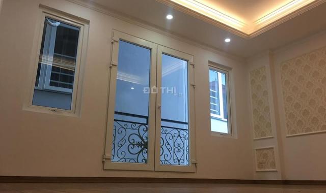 Bán nhà ngõ 189 Hoàng Hoa Thám, 39m2 x 5 tầng mới tinh, giá 3.7 tỷ