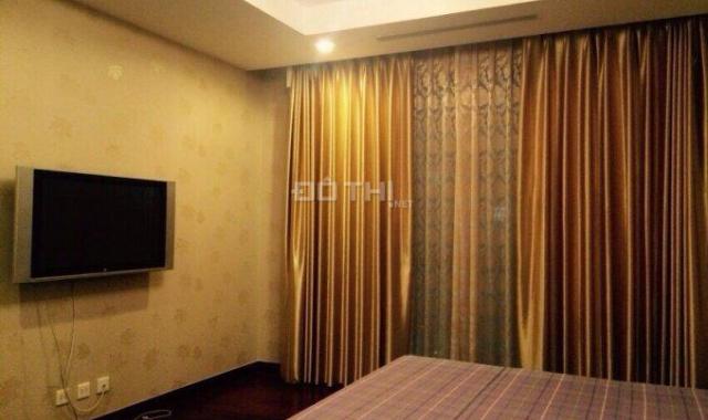 Chính chủ cho thuê chung cư Royal City R2 tầng 19, 96m2, 2PN đều sáng 16 tr/th. LHTT: 0896651862