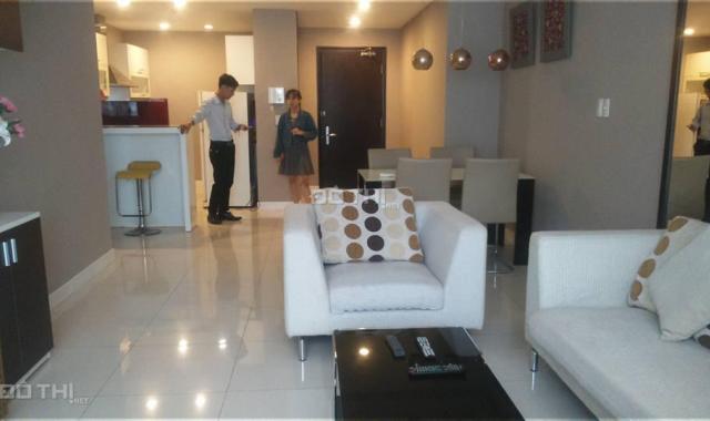 Cho thuê căn hộ ở 165 Thái Hà, căn 3 pn, đủ đồ, căn góc, tầng 18, giá 14 triệu/th. LH: 0903 628 363
