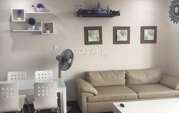 Cho thuê căn hộ chung cư cao cấp Royal City nhà thoáng view quảng trường, 55m2, 1 PN, full đồ xịn