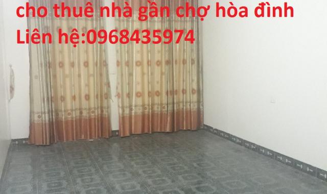Cho thuê nhà có 4 phòng ngủ không khép kín gần chợ Hòa Đình