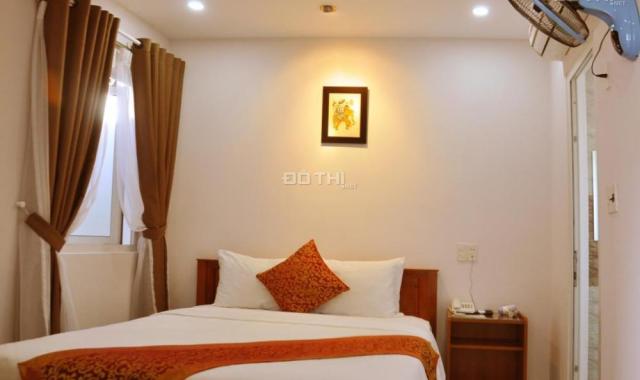 Cho thuê khách sạn 23 phòng, đường Phạm Văn Đồng, gần biển