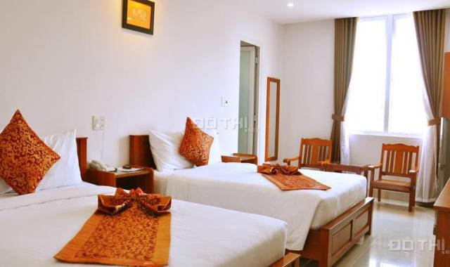 Cho thuê khách sạn 23 phòng, đường Phạm Văn Đồng, gần biển