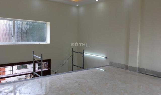 Bán nhà Hữu Hòa, Thanh Trì, 35m2, 5 tầng, (4 phòng ngủ), ô tô cách nhà 30m