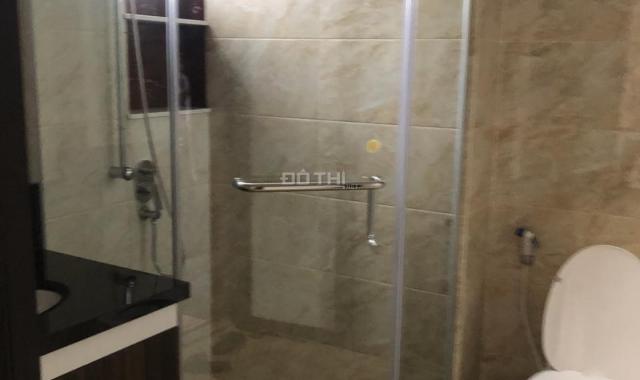 Cho thuê căn hộ cao cấp số 2 Hoàng Cầu, Hà Nội. Căn hộ DT: 70m2, 2PN, full đồ đẹp, giá 11 triệu/th