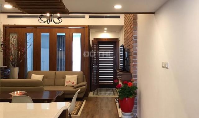 Cho thuê căn hộ cao cấp số 2 Hoàng Cầu, Hà Nội. Căn hộ DT: 70m2, 2PN, full đồ đẹp, giá 11 triệu/th