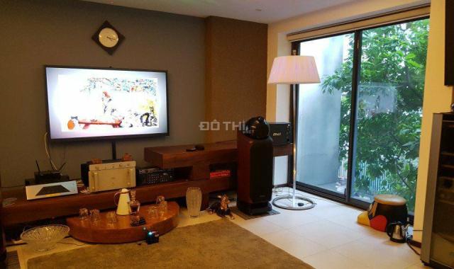 Bán nhà mặt phố Yên Hoa, Trúc Bạch, Tây Hồ, 105m2 x 8T view hồ, MT: 7,5m, giá 31 tỷ