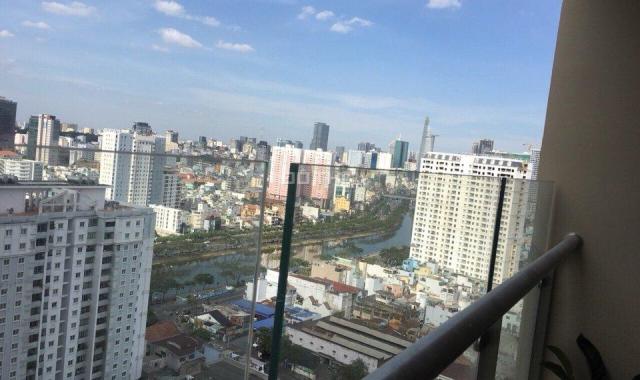 Căn hộ mặt tiền đường Nguyễn Tất Thành, Quận 4 2PN, 67m2, 51tr/m2 tặng kèm nội thất cao cấp Châu Âu