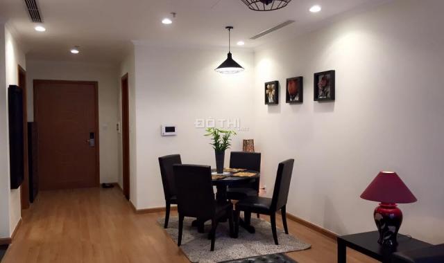 Bán căn hộ chung cư Vinhomes Nguyễn Chí Thanh, 86m2, 2PN, hướng Đông Nam, sổ đỏ CC. LH 0972217829