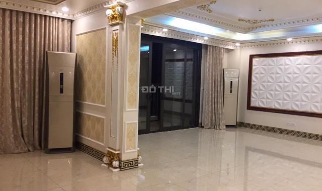 Cho thuê CHCC Royal City, 145m2, 3 PN, cơ bản, 18 triệu/tháng