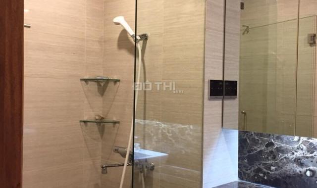 Cho thuê CHCC Royal City, 145m2, 3 PN, cơ bản, 18 triệu/tháng